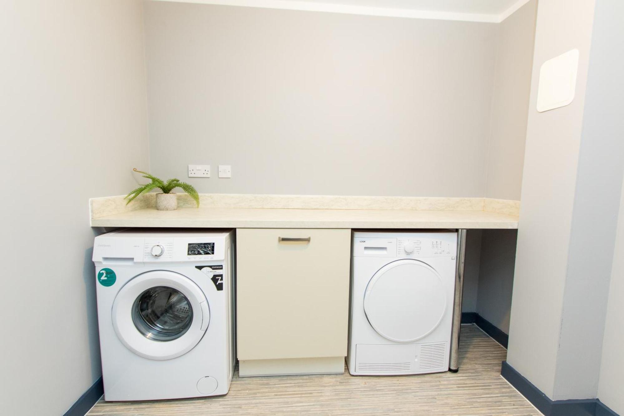 Free Parking 3 Bedroom House In 노팅엄 외부 사진